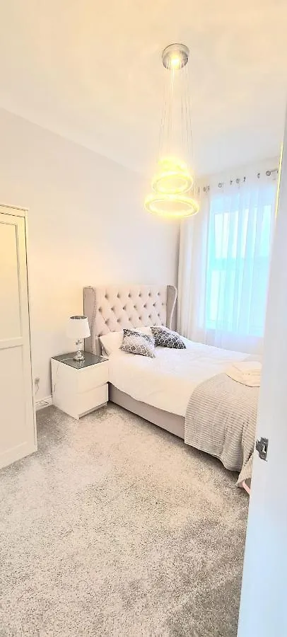 Spacious 3 Bed Flat Near The Sea With Parking Bournemouth Appartamento